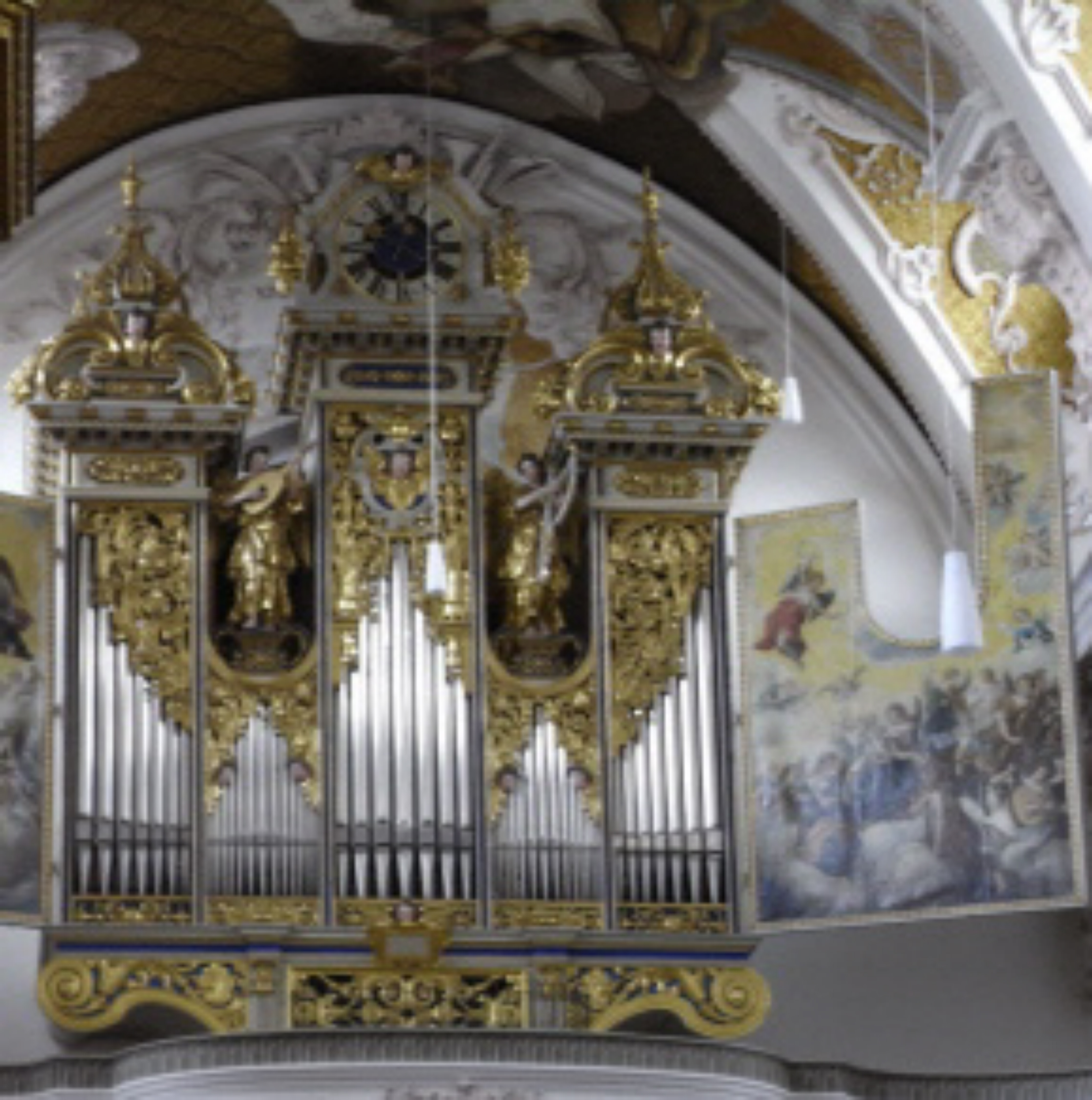 .....hier die phantastische Freisinger Domorgel.....